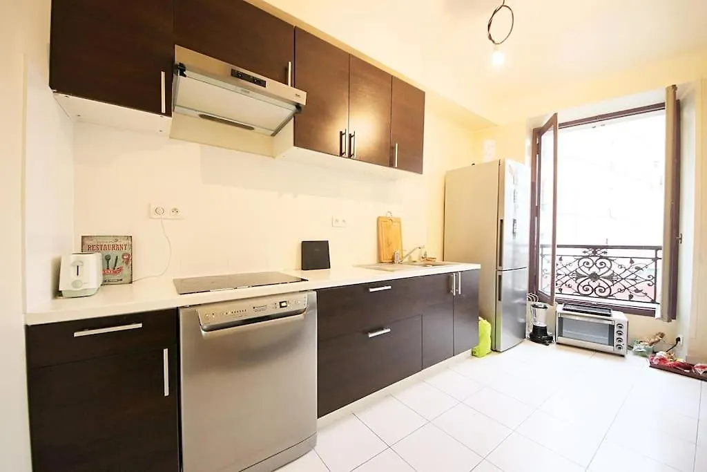 Eiffel Tower Paris Apartment
