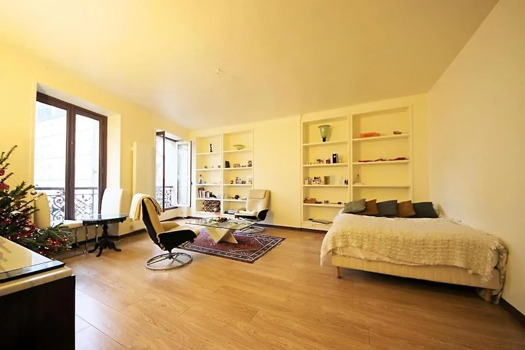 Eiffel Tower Paris Apartment